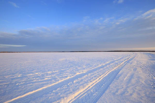 Paysages Hivernaux Champs Enneigés Routes Ensoleillées Coucher Soleil — Photo