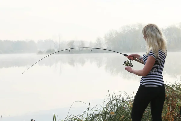 Girl Fishing Foggy Autumn Morning River — Stock Photo, Image