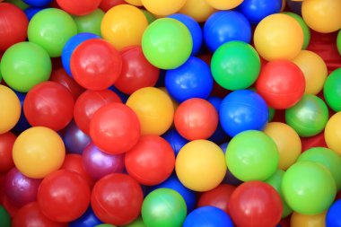 makro doku kuru havzasında renkli topları