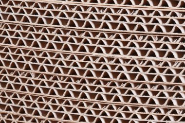 Mukavvanın birkaç katman halinde katlanmış kısımdaki makro dokusu