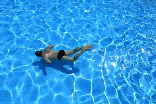 Isolerad Azurvatten Pool Och Simmare Vattnet — Stockfoto