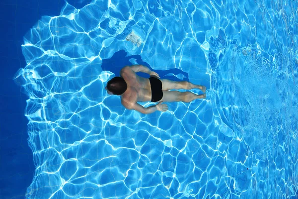 Piscina Água Azul Isolada Nadador Água — Fotografia de Stock