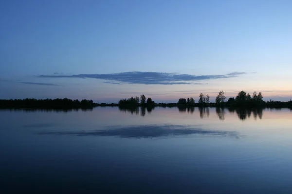 Paisaje Hermoso Atardecer Sobre Río —  Fotos de Stock