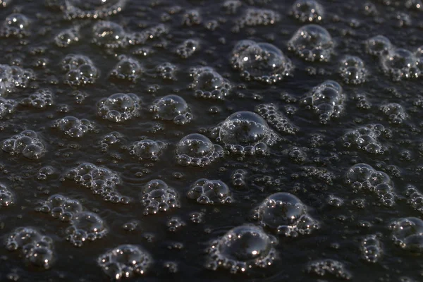 Makro Velké Bubliny Hladině Řeky — Stock fotografie