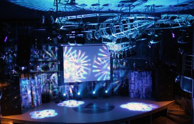 bir kulüp ses ve ışık ayarlama