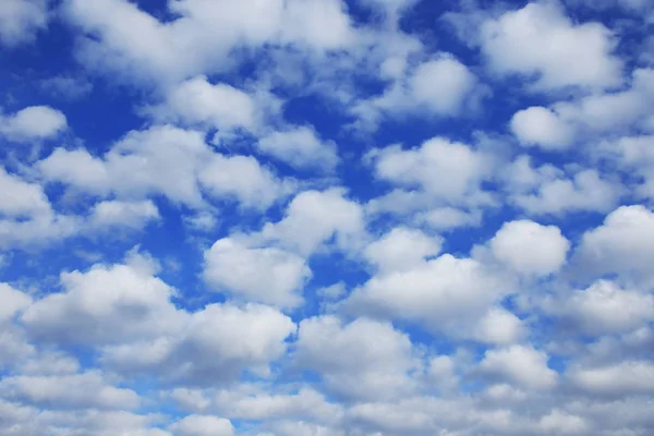 Paisaje Hermoso Cúmulo Nubes Contra Cielo Azul Día Soleado — Foto de Stock