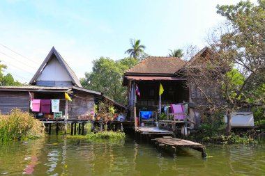 BANGKOK, THAILAND - 15 Aralık 2014: Chao Phraya Nehri üzerinde tekne gezisi 15 Aralık 2014, Bangkok, Tayland
