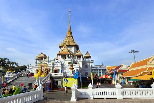 Bangkok Thailand December 2014 Wat Traimit Famous Its Gigantic Three — Stock Photo, Image