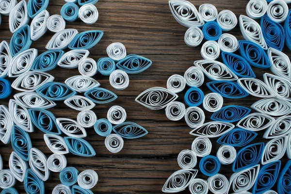 Close Dari Serpihan Salju Dari Teknik Kertas Quilling Terhadap Latar — Stok Foto