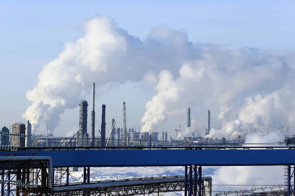 Fumo Paesaggio Industriale Dai Camini Grandi Impianti Linee Elettriche Contro — Foto Stock