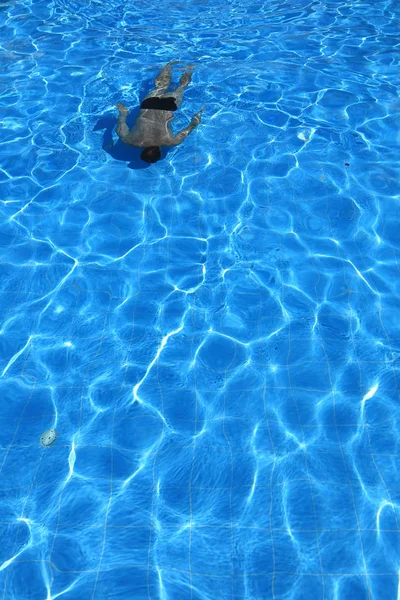 Piscine Eau Azur Isolée Nageur Dans Eau — Photo