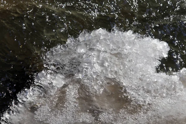 Textura Macro Água Derretida Nos Riachos Primavera Dia Ensolarado — Fotografia de Stock