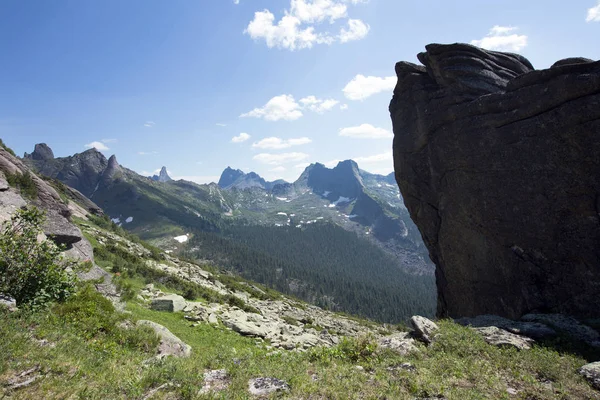 Malowniczy Krajobraz Turtle Mountain Górze Ergaki Western Sayan Słoneczny Letni — Zdjęcie stockowe