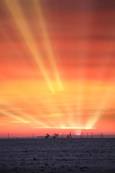 Scharlachroter Himmel bei Sonnenuntergang — Stockfoto