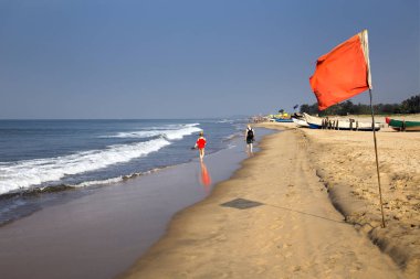 Goa, Arambol, Mandrem/Hindistan-Aralık 2018: insanlar t üzerinde Relax