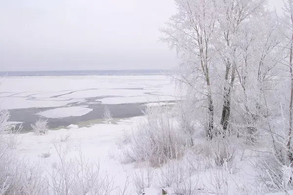 Winter on the river — Stock Photo, Image