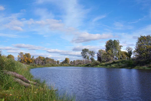 Otoño en el río — Foto de Stock