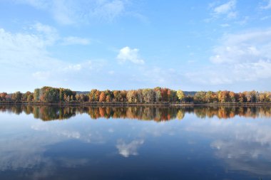 sonbahar manzara nehir