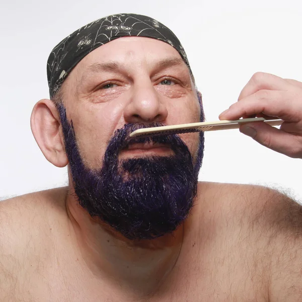Yetişkin adam renk sakal — Stok fotoğraf