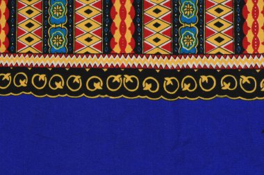 Nakış tarzında desenli kumaş