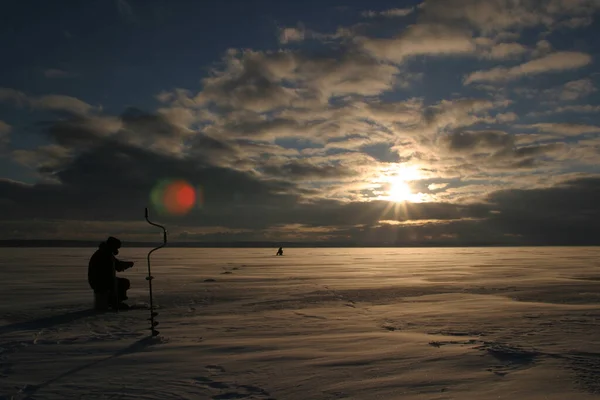 Hiver Paysage Pêcheur Pêche Sur Estuaire Eek Rivière Coucher Soleil — Photo