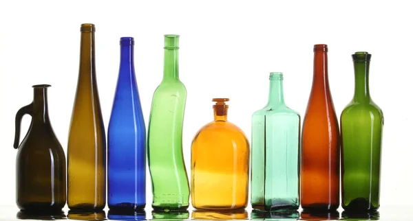 Primer Plano Hermosas Botellas Vacías Colores Sin Tapas Aisladas Estudio —  Fotos de Stock