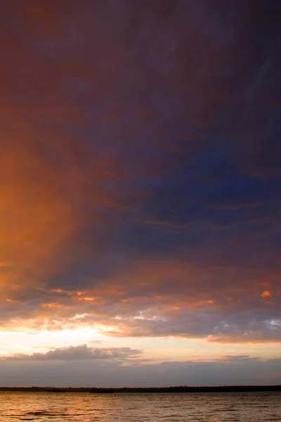 Belas Nuvens Coloridas Brilho Pôr Sol Fundo Céu — Fotografia de Stock