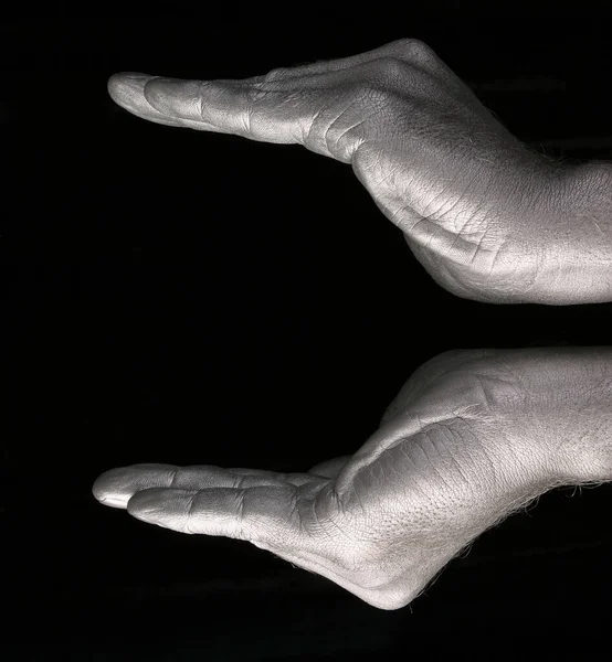 Close Mãos Humanas Representam Uma Forma Tigelas Flor Fundo Preto — Fotografia de Stock