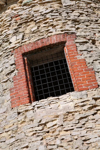 Close Toren Van Het Oude Bulgaarse Fort Een Hoge Klif — Stockfoto