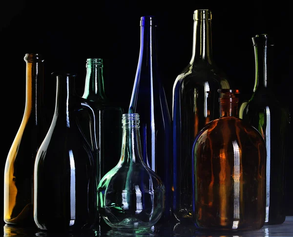 Primer Plano Colección Hermosas Botellas Colores Diferentes Formas Estudio Fondo — Foto de Stock