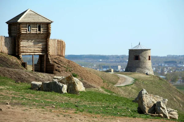 Torre Antica Fortezza Bulgara Alta Scogliera Sulle Rive Del Fiume — Foto Stock