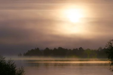 Belaua nehrinde güzel bir gün doğumu