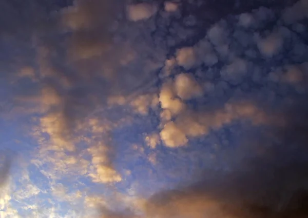 Paisaje Hermosas Nubes Atardecer Aislado —  Fotos de Stock