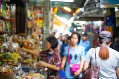 Bangkok, Tayland, Sep 8, 2019 - Pazar yerindeki kalabalık insanların bulanık geçmişi