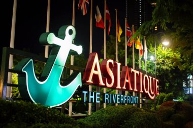 Bangkok, Tayland. Ağustos 24, 2019 - Asiantique 'in ana işareti nehir kenarı