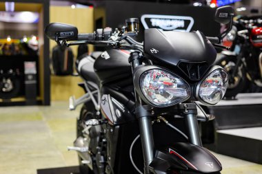 Bangkok, Tayland, Sep 8, 2019 - Siyah Triumph büyük motosiklet sergisi