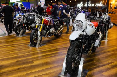 Bangkok, Tayland, Sep 8, 2019 - Motor sergisinde büyük motosiklet standı