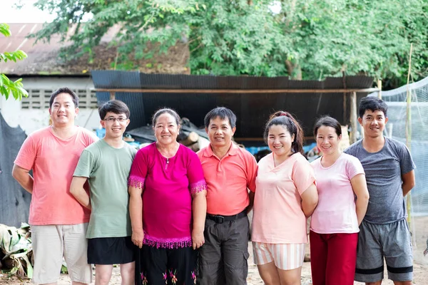 Mutlu Asyalı Aile Asyalı Aile Fotoğrafçılarının Toplu Portresi — Stok fotoğraf