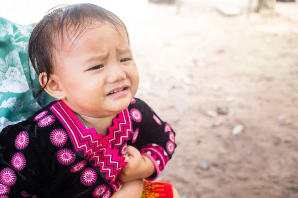 Маленька Неслухняна Дівчинка Почувається Засмученою Чарівна Дитина Плаче — стокове фото