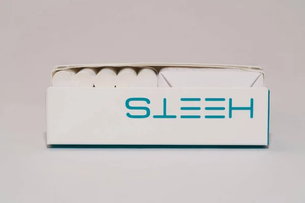 IQOS tütün ısıtma sistemi Heets sigara yapıştırır