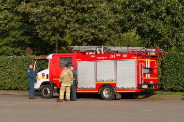 İtfaiye aracı ve kurtarma ekipleri hazır.