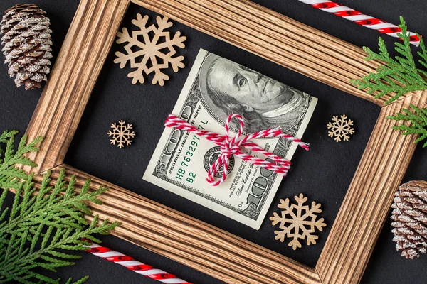 Dollar Trä Fotoram Med Dekorativa Grenar Julklapp Hundra Bill Med — Stockfoto