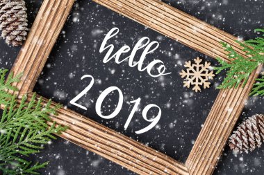 Merhaba 2019 tebrik kartı. Noel ve yeni yıl kutlama. Kış tatil kavramı. Üstten görünüm.