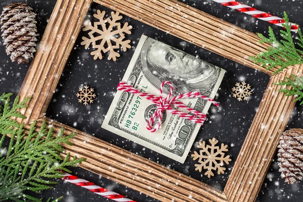 Dollar Trä Fotoram Med Dekorativa Grenar Julklapp Hundra Bill Med — Stockfoto