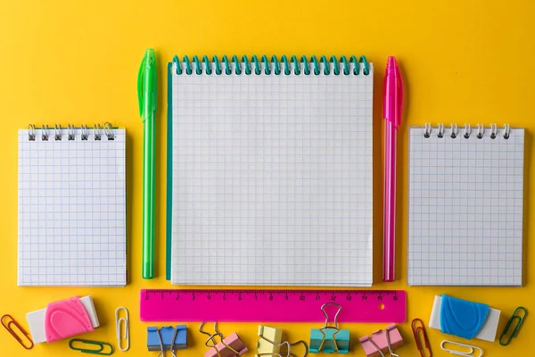 Creative flat Notepad ile okul konseptine geri yatıyordu