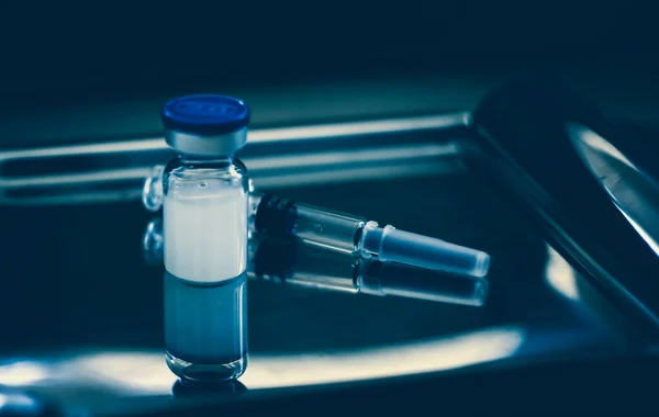 Aşı Coronavirus deverlopment şişe doz grip iğne şırıngası, tıbbi konsept enjeksiyon enjeksiyon enjeksiyonu hastalık tedavi tedavisi hastane aşı önleme hastalığı.