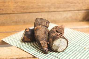 Masa Kolombiya Yucas Tahta Kutu