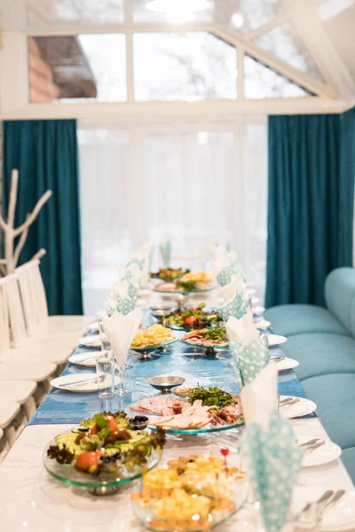 Anniversaire Servi Table Bleue Avant Sélébration Préparation Table Avant Garde — Photo