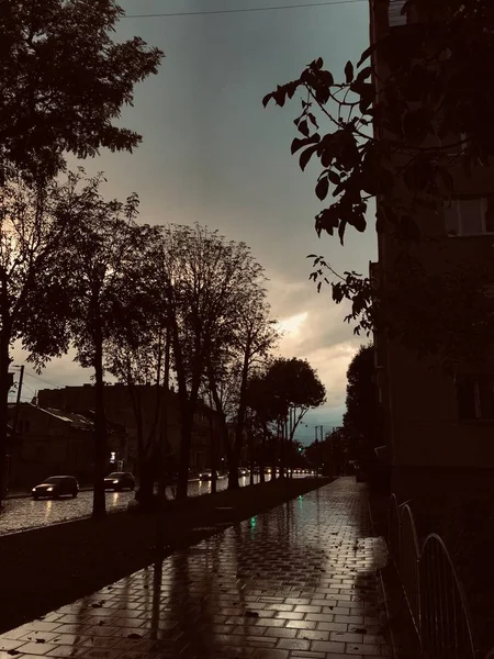 Cielo Ciudad Paisaje Urbano Crepúsculo Puesta Sol Nubes Tarde Turismo — Foto de Stock