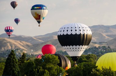 Sıcak hava balonu erken sabah lansmanı